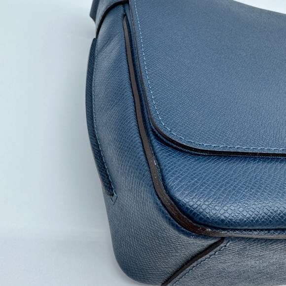 Louis Vuitton Roman PM Measenger Bag Taiga  Leather in Ocean Brand new With Tags - Picture 10 of 13